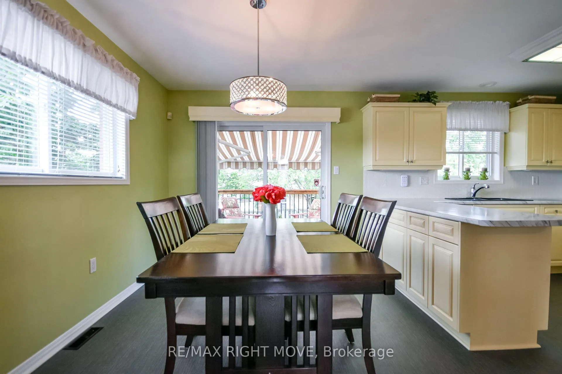 Photo 9 of 89 Carter Crescent, Orillia — HOMEH
