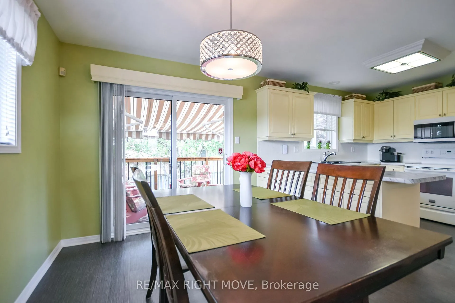 Photo 10 of 89 Carter Crescent, Orillia — HOMEH