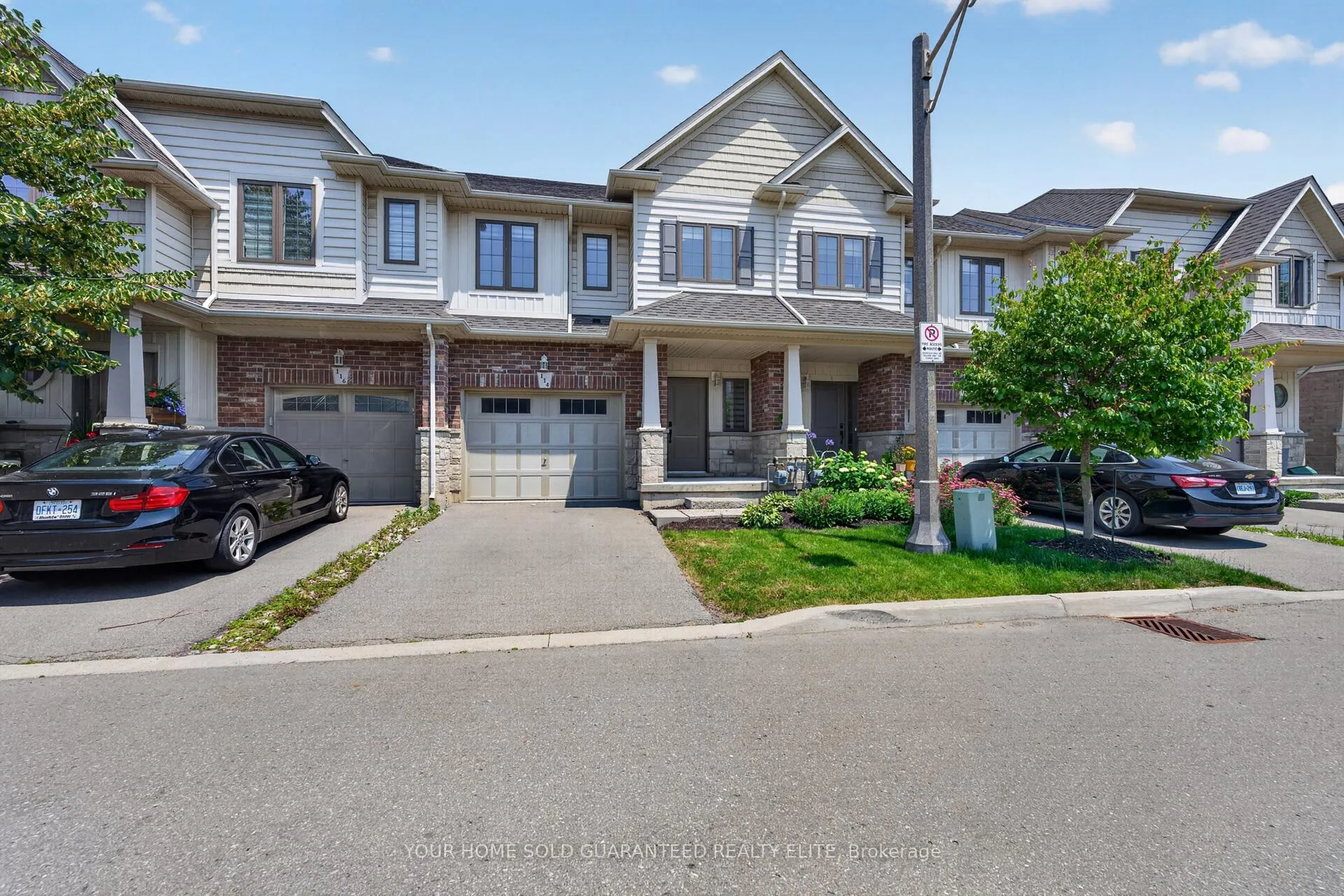 Photo 2 of 114 Dunrobin Lane, Grimsby, Grimsby Beach — HOMEH