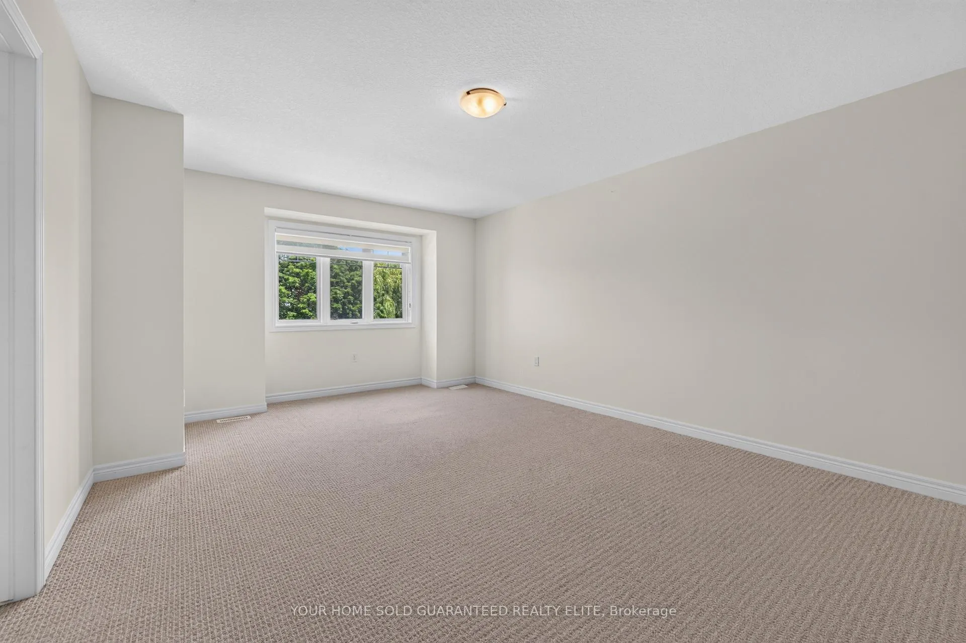 Photo 13 of 114 Dunrobin Lane, Grimsby, Grimsby Beach — HOMEH