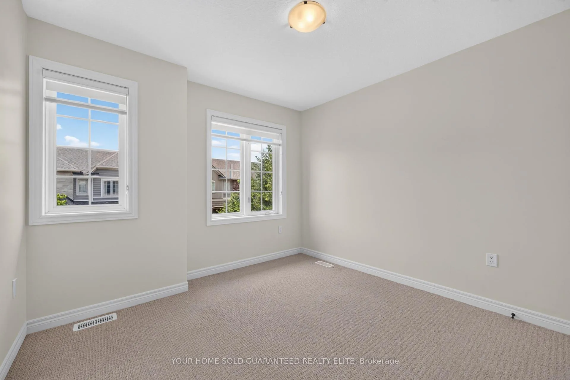 Photo 19 of 114 Dunrobin Lane, Grimsby, Grimsby Beach — HOMEH