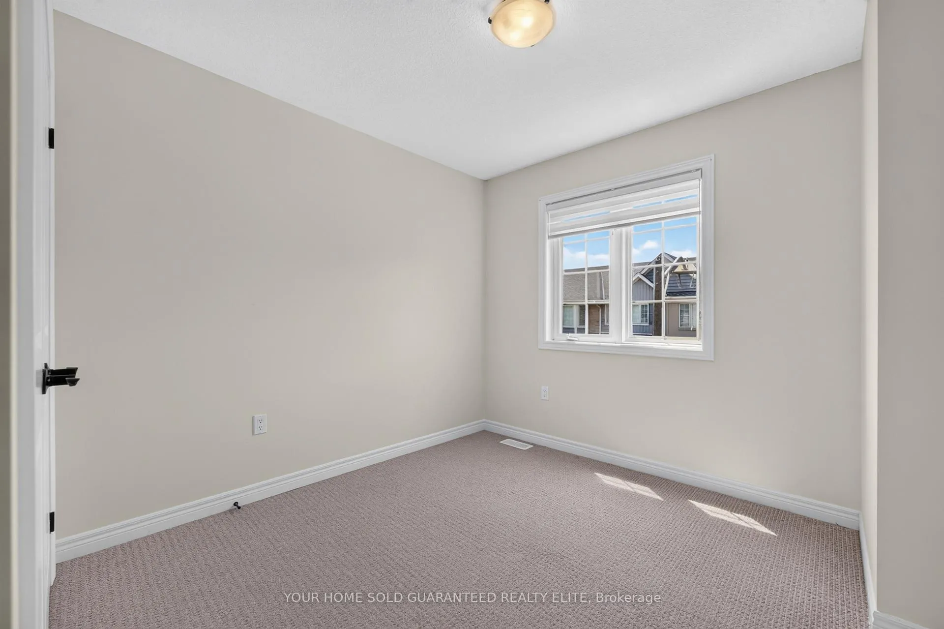 Photo 22 of 114 Dunrobin Lane, Grimsby, Grimsby Beach — HOMEH