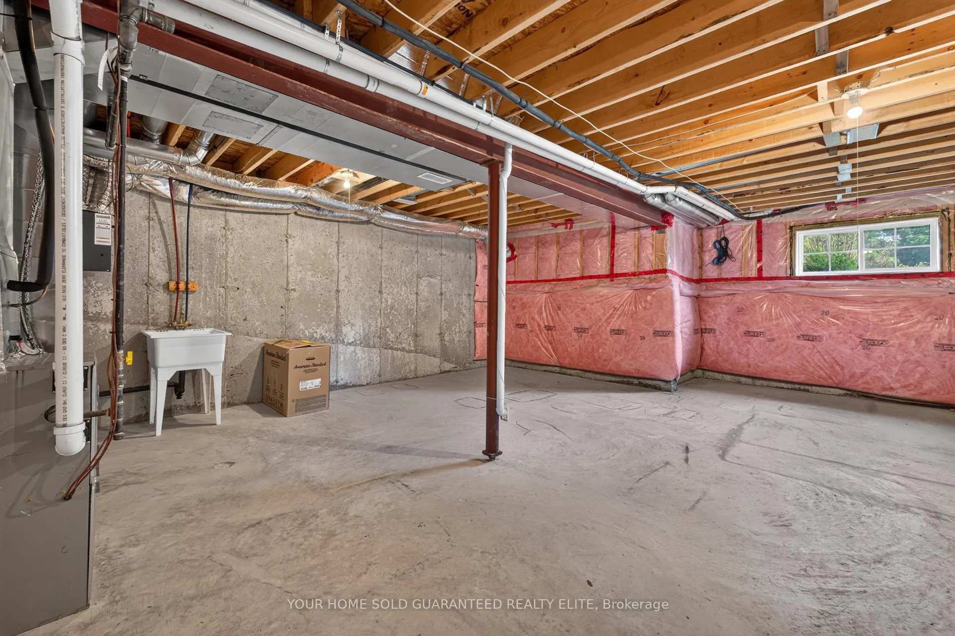Photo 25 of 114 Dunrobin Lane, Grimsby, Grimsby Beach — HOMEH