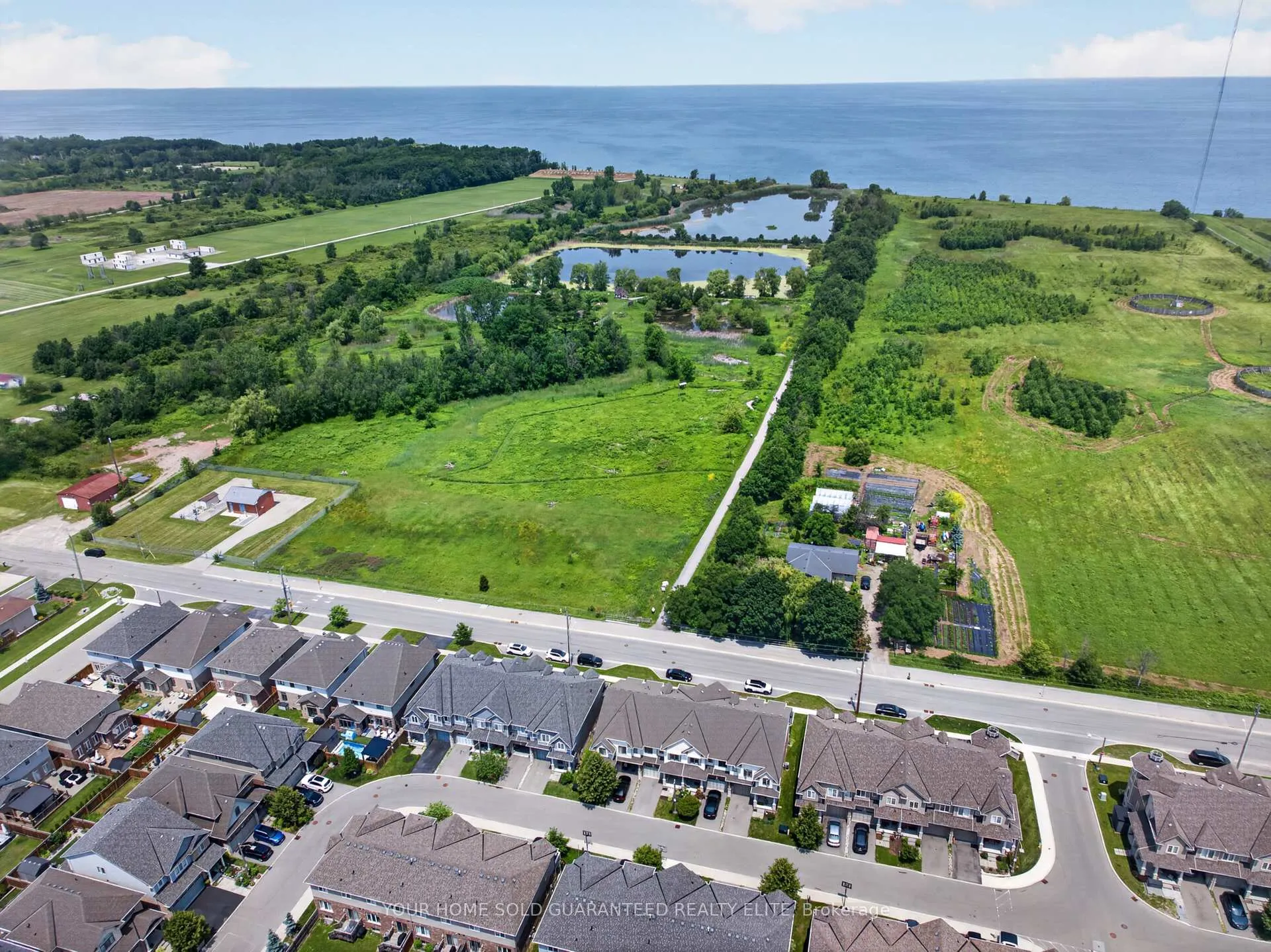 Photo 28 of 114 Dunrobin Lane, Grimsby, Grimsby Beach — HOMEH