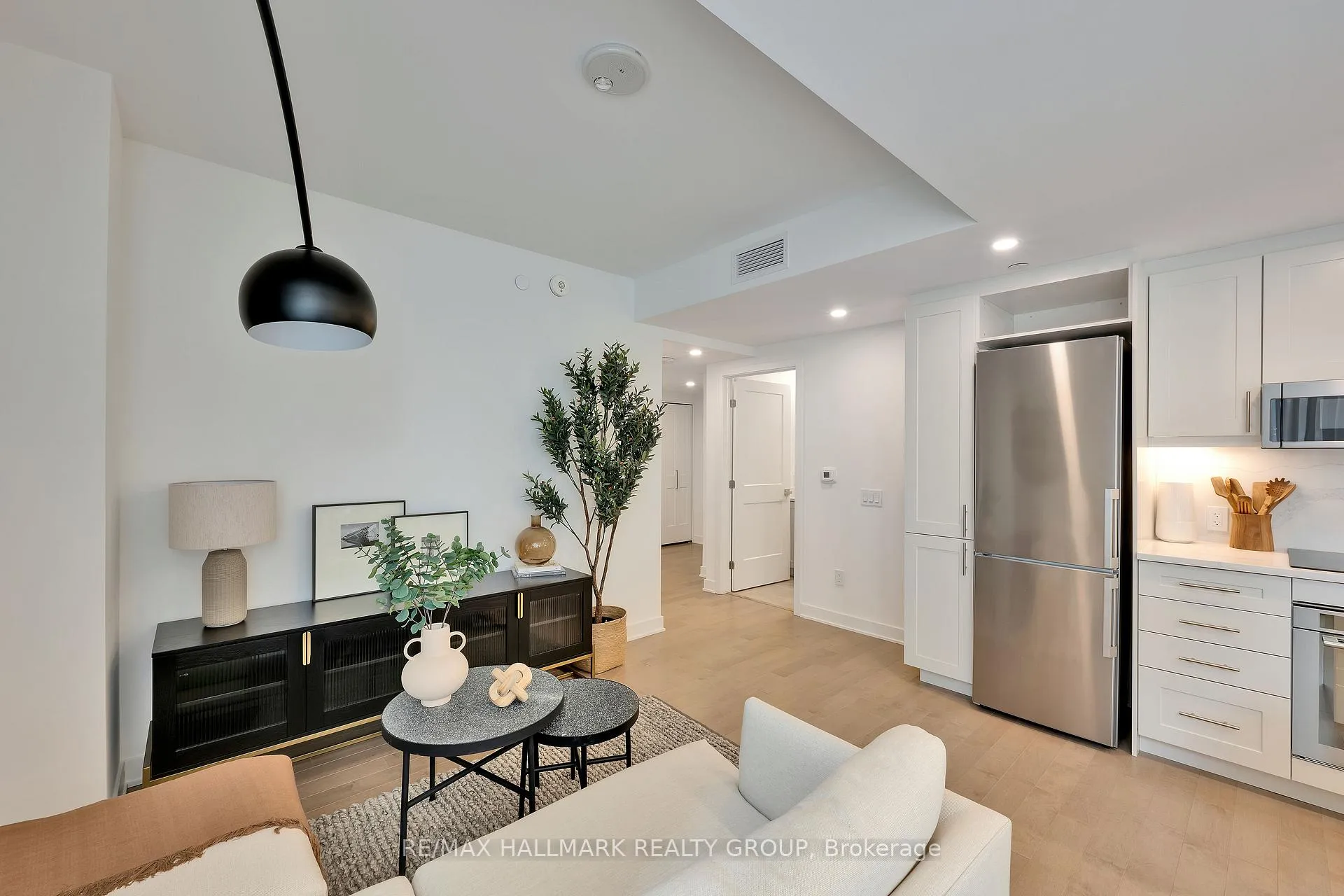 Photo 5 of Unit 1406, 340 Queen Street, Ottawa, Ottawa Centre — HOMEH