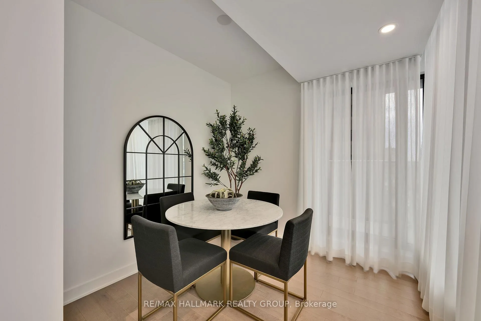 Photo 10 of Unit 1406, 340 Queen Street, Ottawa, Ottawa Centre — HOMEH