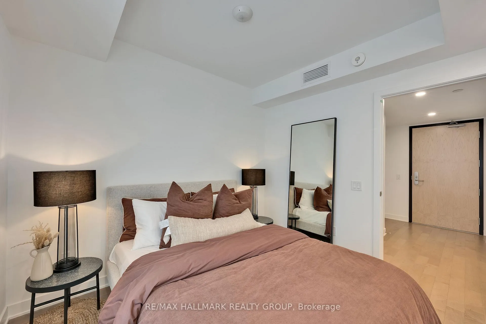 Photo 16 of Unit 1406, 340 Queen Street, Ottawa, Ottawa Centre — HOMEH