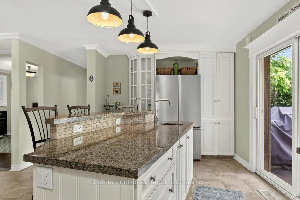 Photo 11 of 2147 Governors Road, Hamilton, Rural Flamborough — HOMEH