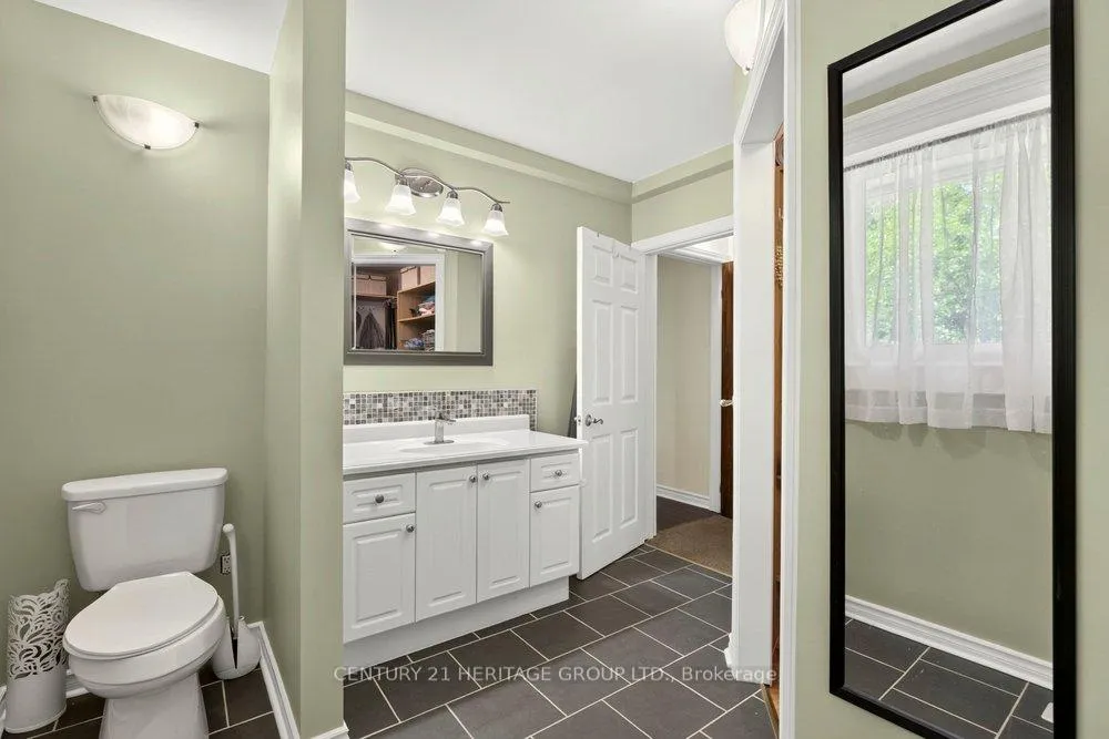 Photo 17 of 2147 Governors Road, Hamilton, Rural Flamborough — HOMEH