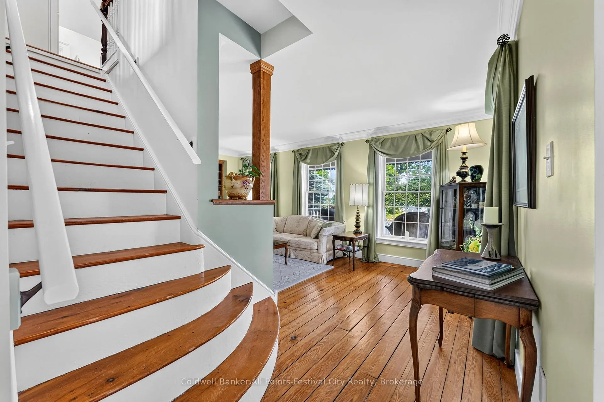Photo 5 of 285 Cobourg Street, Goderich, Goderich (Town) — HOMEH