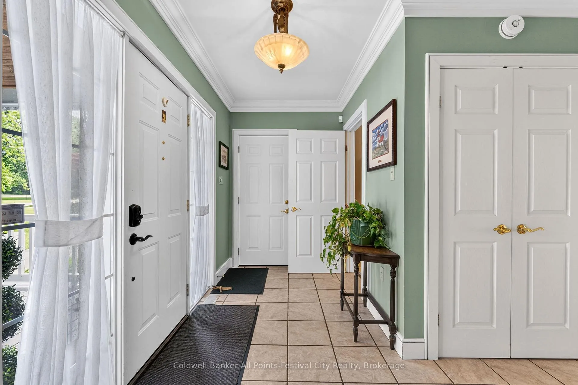 Photo 6 of 285 Cobourg Street, Goderich, Goderich (Town) — HOMEH