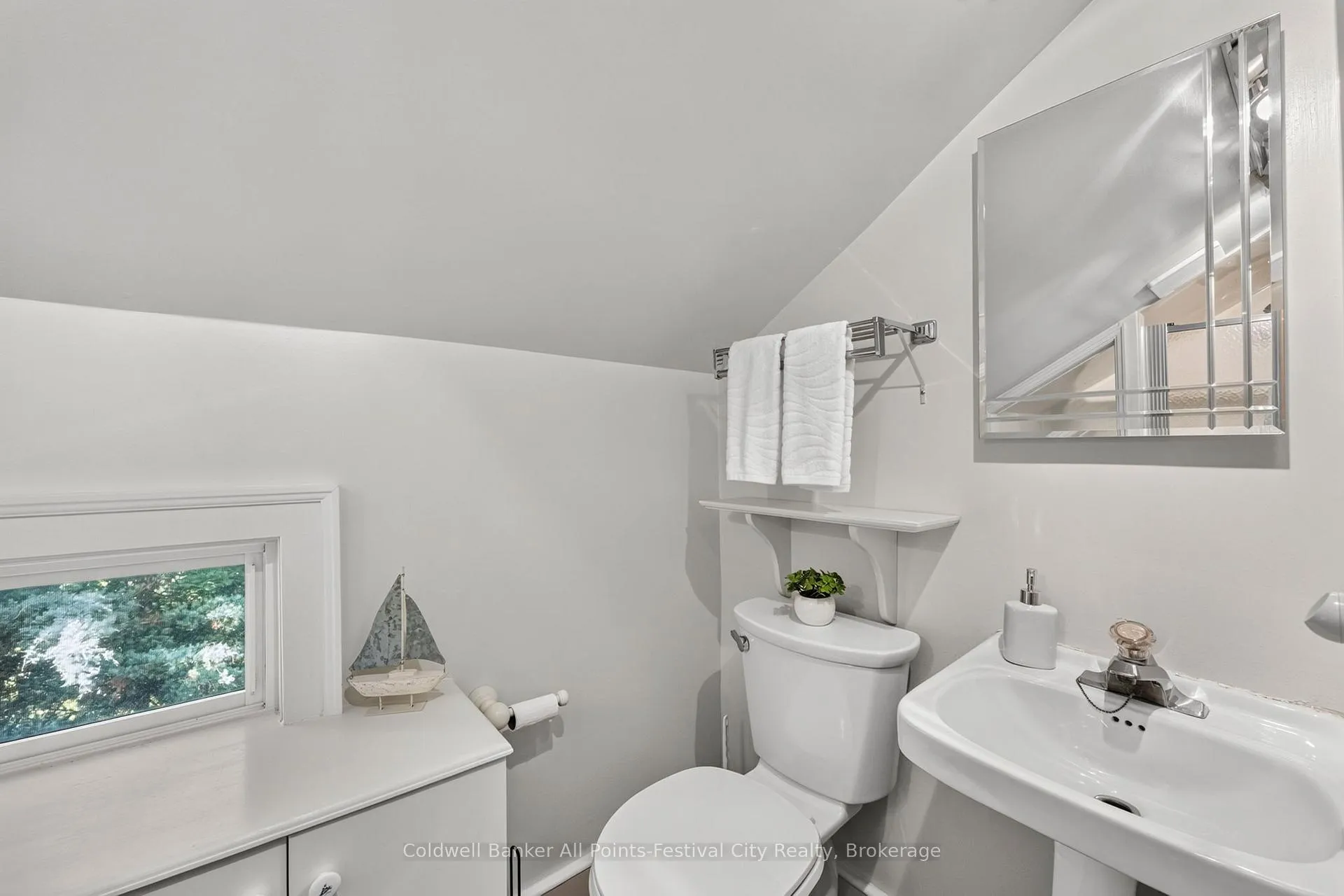 Photo 23 of 285 Cobourg Street, Goderich, Goderich (Town) — HOMEH
