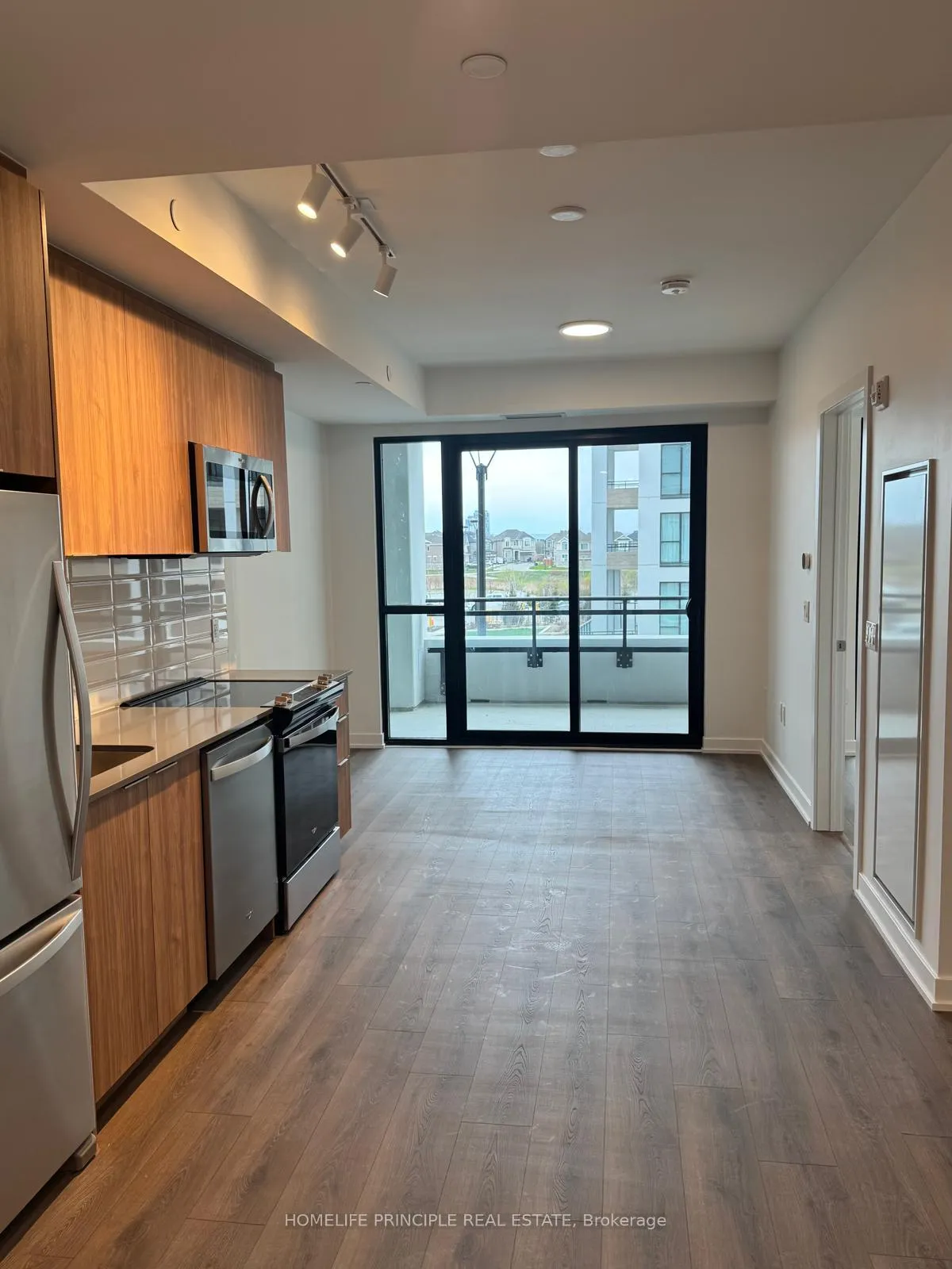 Photo 15 of Unit E211, 740 Whitlock Avenue, Milton, Cobban — HOMEH