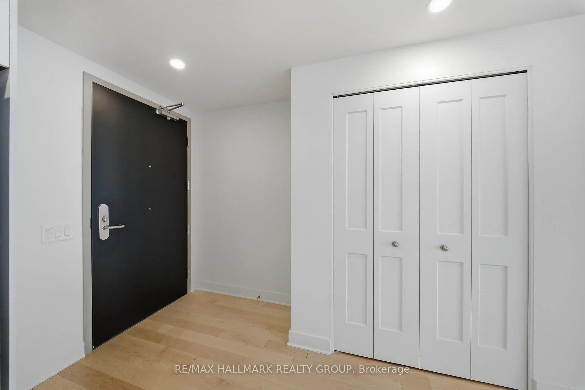 Photo 4 of Unit 1703, 180 George Street, Ottawa, Lower Town/Byward Market — HOMEH