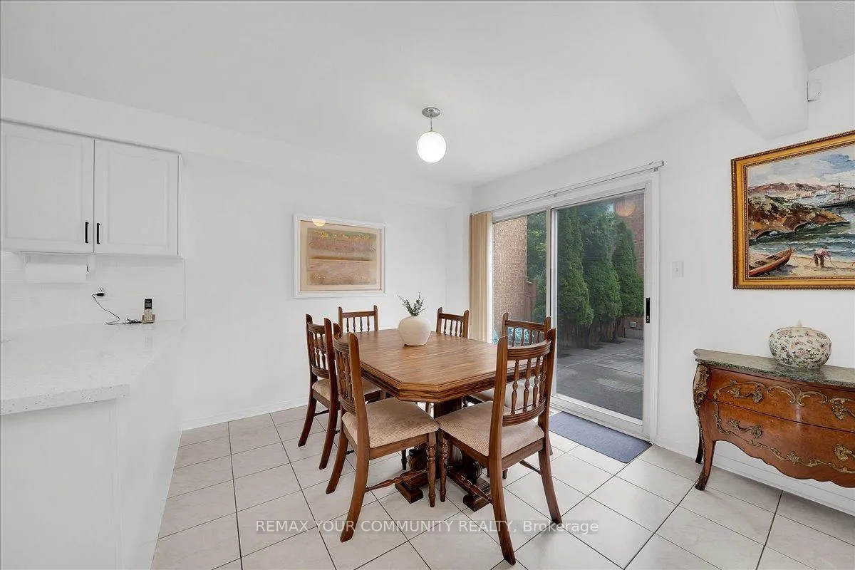 Photo 11 of 202 Matthew Drive, Vaughan, East Woodbridge — HOMEH