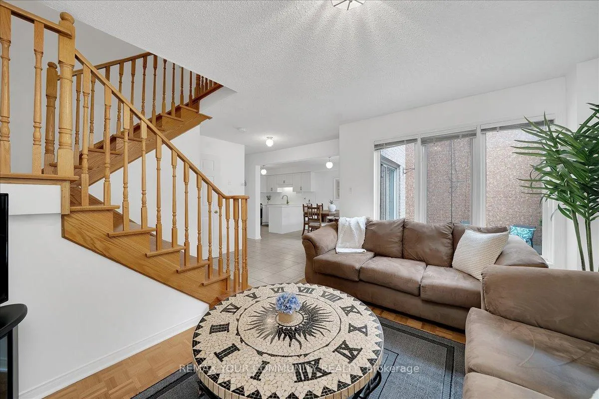 Photo 14 of 202 Matthew Drive, Vaughan, East Woodbridge — HOMEH