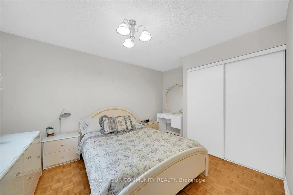 Photo 25 of 202 Matthew Drive, Vaughan, East Woodbridge — HOMEH