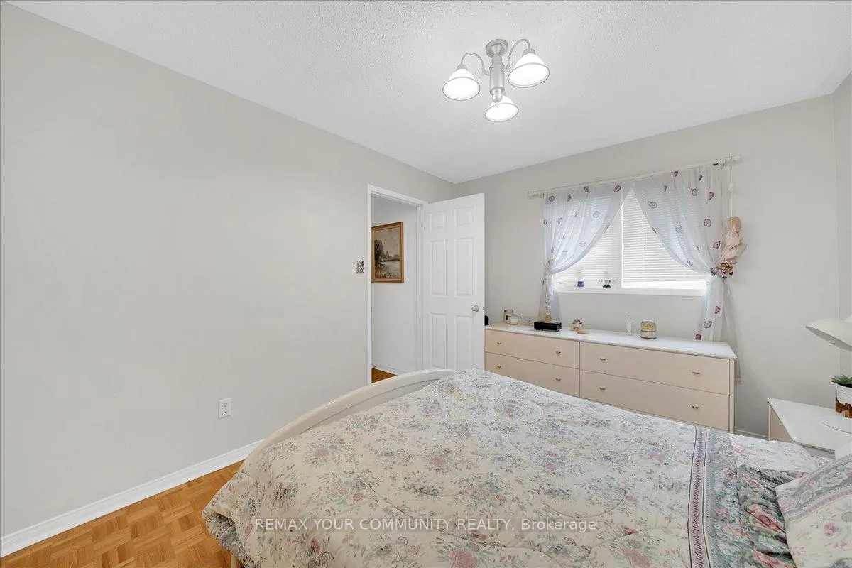 Photo 26 of 202 Matthew Drive, Vaughan, East Woodbridge — HOMEH