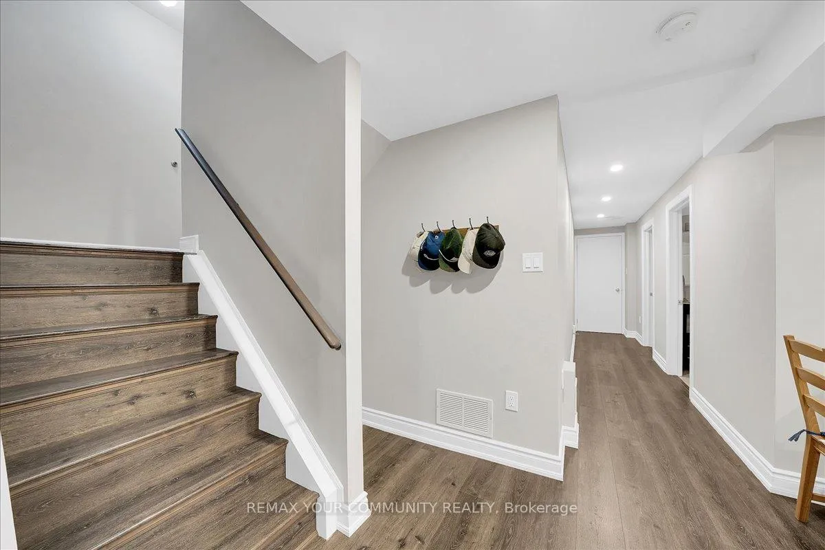 Photo 28 of 202 Matthew Drive, Vaughan, East Woodbridge — HOMEH