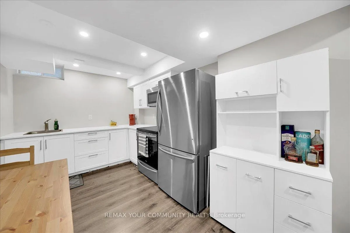 Photo 32 of 202 Matthew Drive, Vaughan, East Woodbridge — HOMEH