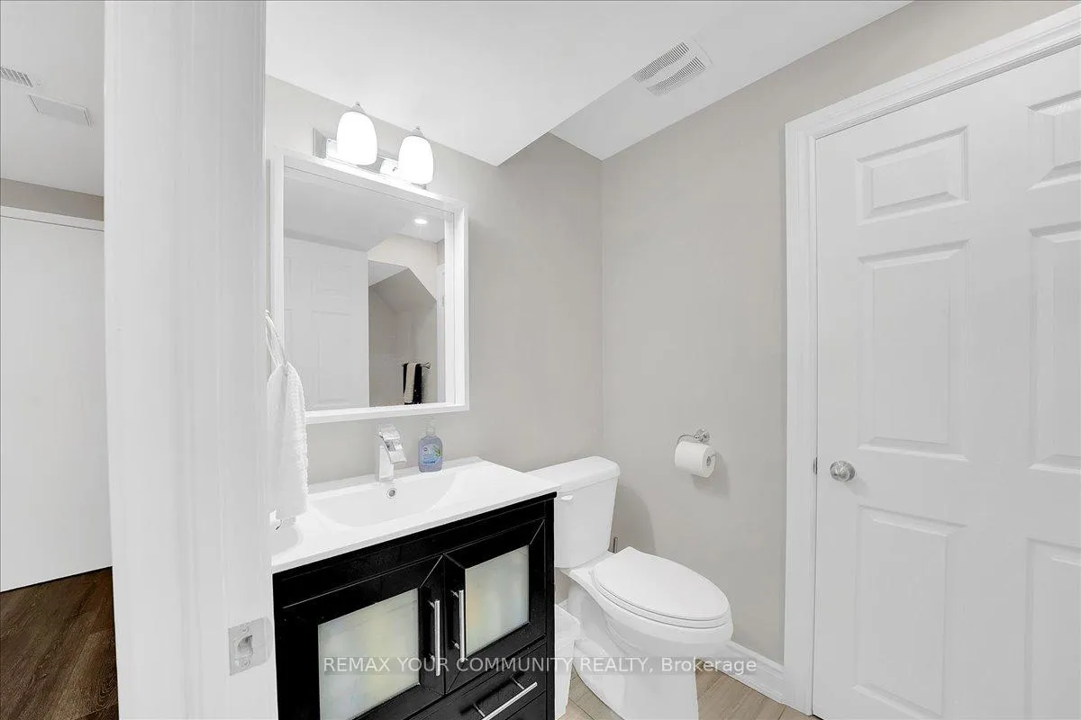 Photo 35 of 202 Matthew Drive, Vaughan, East Woodbridge — HOMEH
