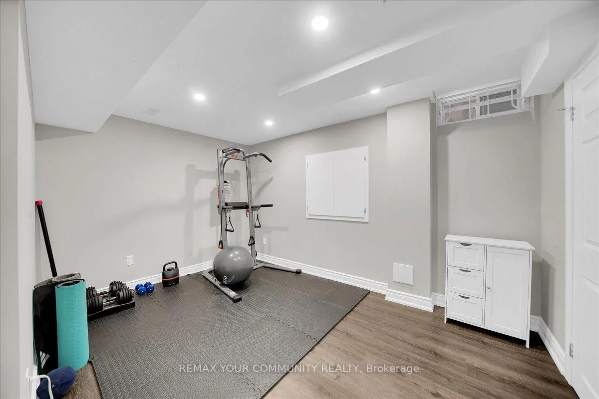 Photo 37 of 202 Matthew Drive, Vaughan, East Woodbridge — HOMEH