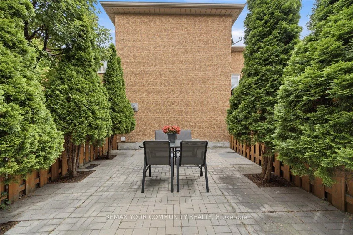 Photo 41 of 202 Matthew Drive, Vaughan, East Woodbridge — HOMEH