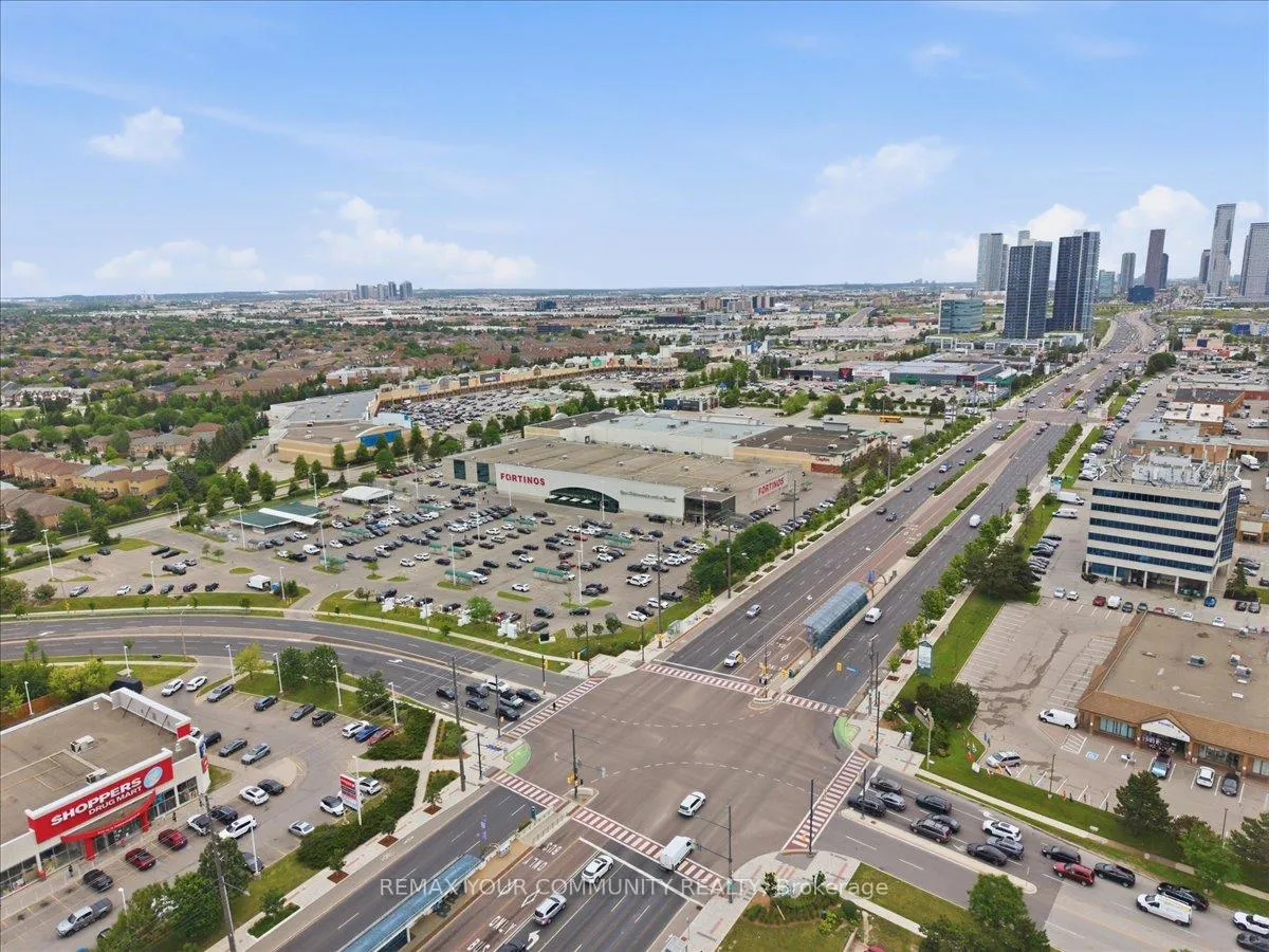 Photo 44 of 202 Matthew Drive, Vaughan, East Woodbridge — HOMEH