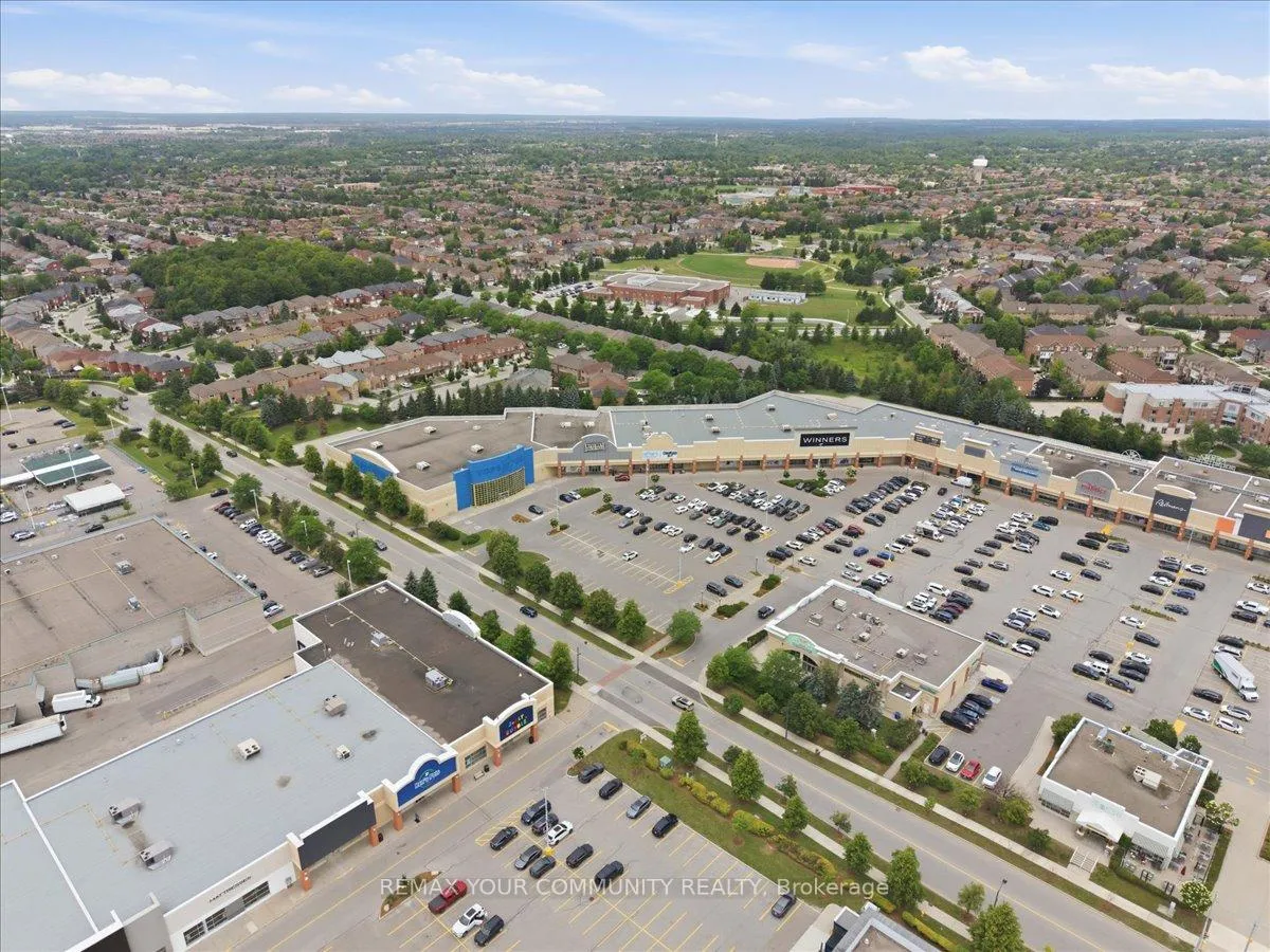 Photo 45 of 202 Matthew Drive, Vaughan, East Woodbridge — HOMEH