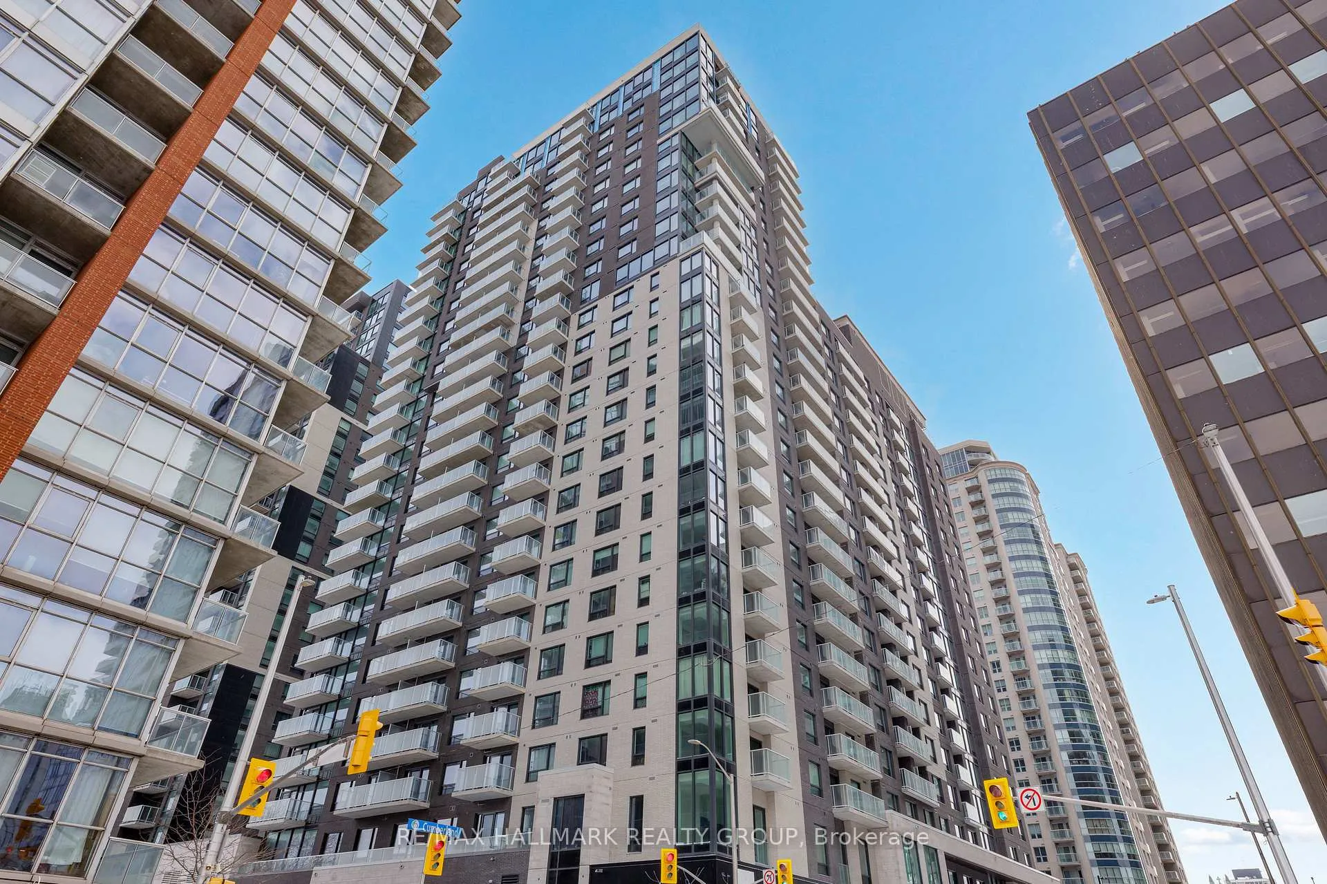 Photo 1 of Unit 2008, 180 George Street, Ottawa, Lower Town/Byward Market — HOMEH