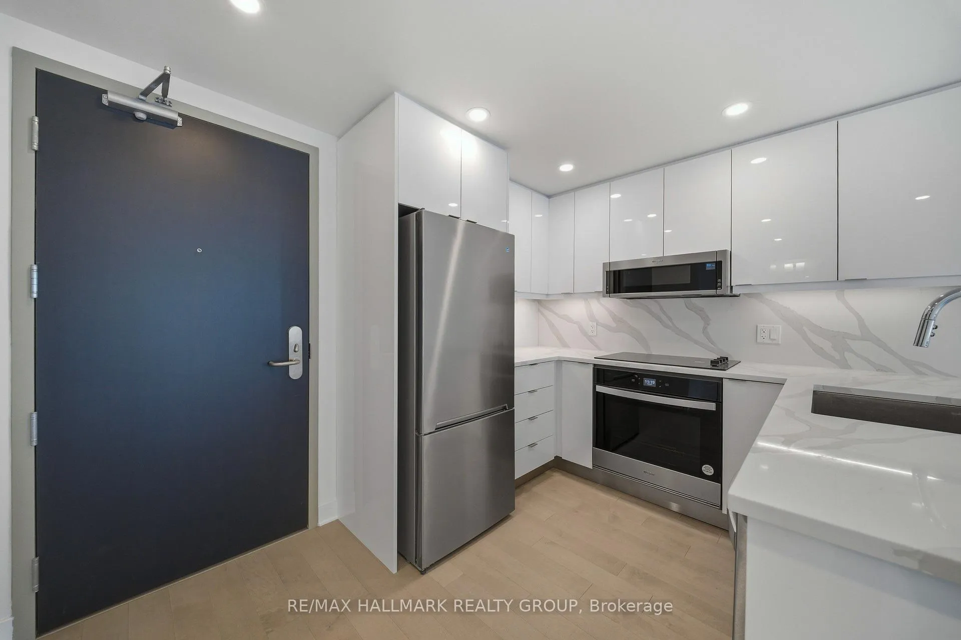 Photo 3 of Unit 2008, 180 George Street, Ottawa, Lower Town/Byward Market — HOMEH