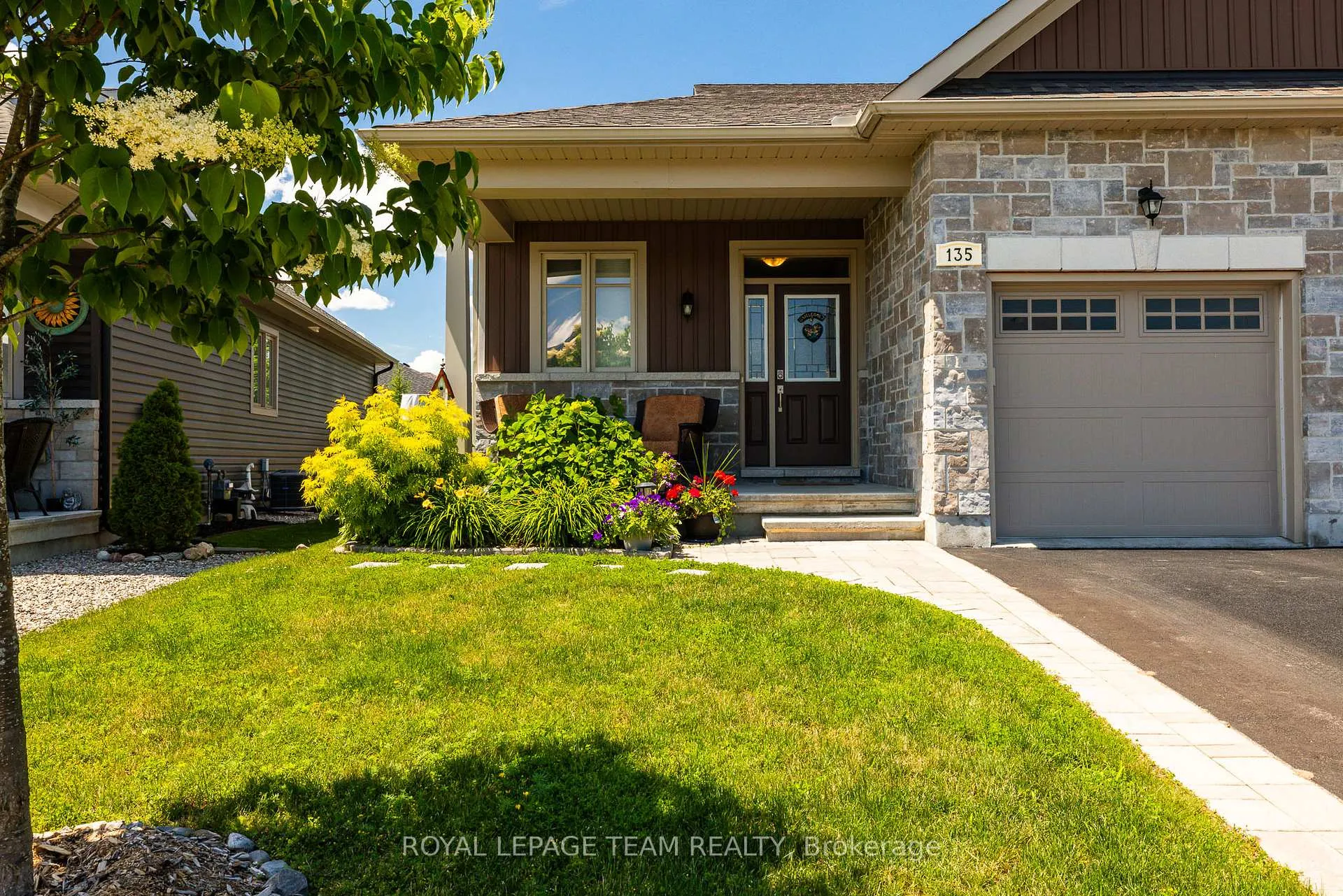 Photo 3 of 135 Tradewinds Crescent, North Grenville, North Grenville Twp (Kemptville South) — HOMEH