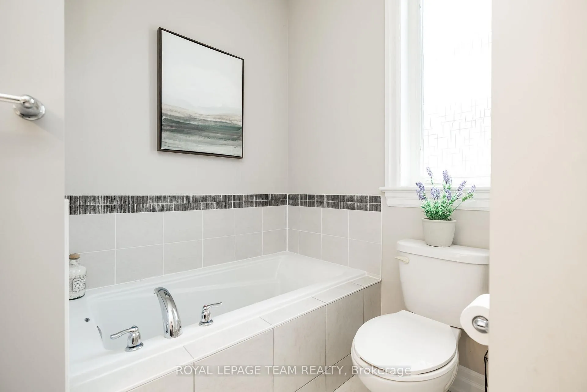 Photo 34 of 135 Tradewinds Crescent, North Grenville, North Grenville Twp (Kemptville South) — HOMEH