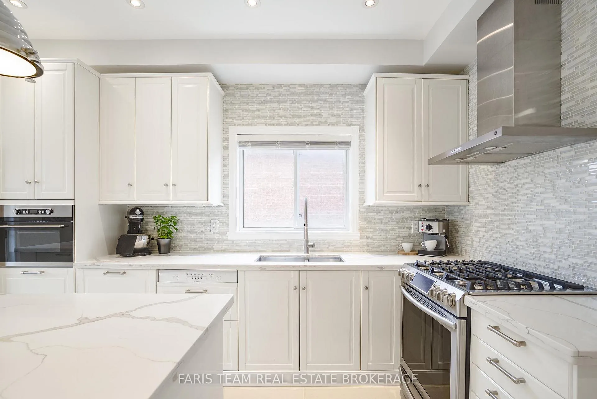 Photo 6 of 8 Pietro Drive, Vaughan, Vellore Village — HOMEH
