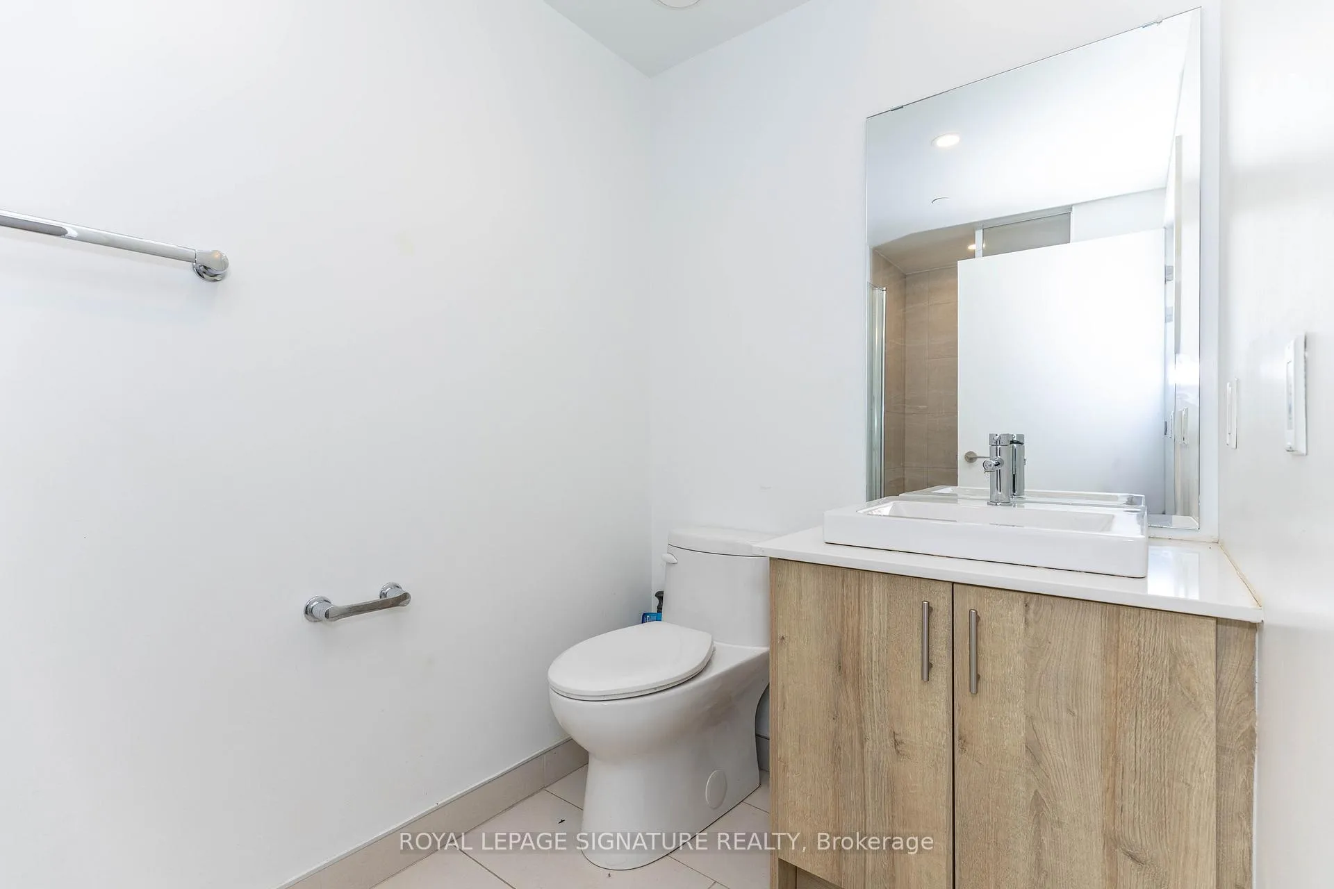 Photo 4 of Unit 610, 1195 The Queensway, Etobicoke, Islington-City Centre West — HOMEH