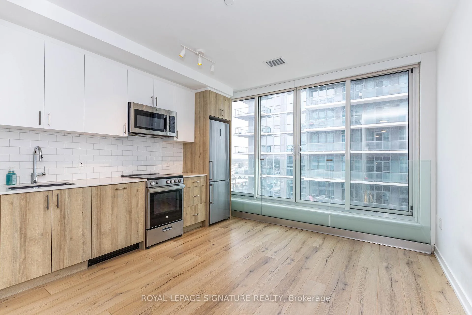 Photo 11 of Unit 610, 1195 The Queensway, Etobicoke, Islington-City Centre West — HOMEH