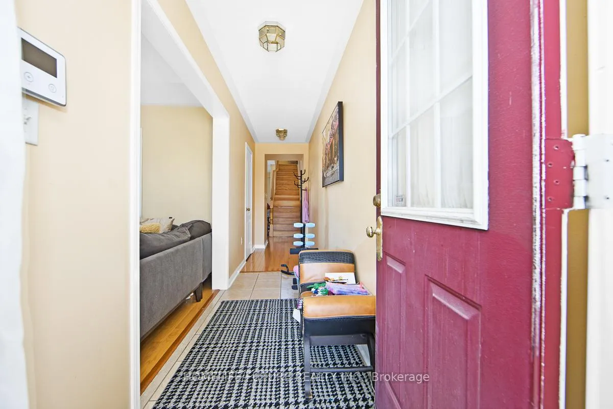 Photo 2 of 94 Staines Road, Scarborough, Rouge — HOMEH