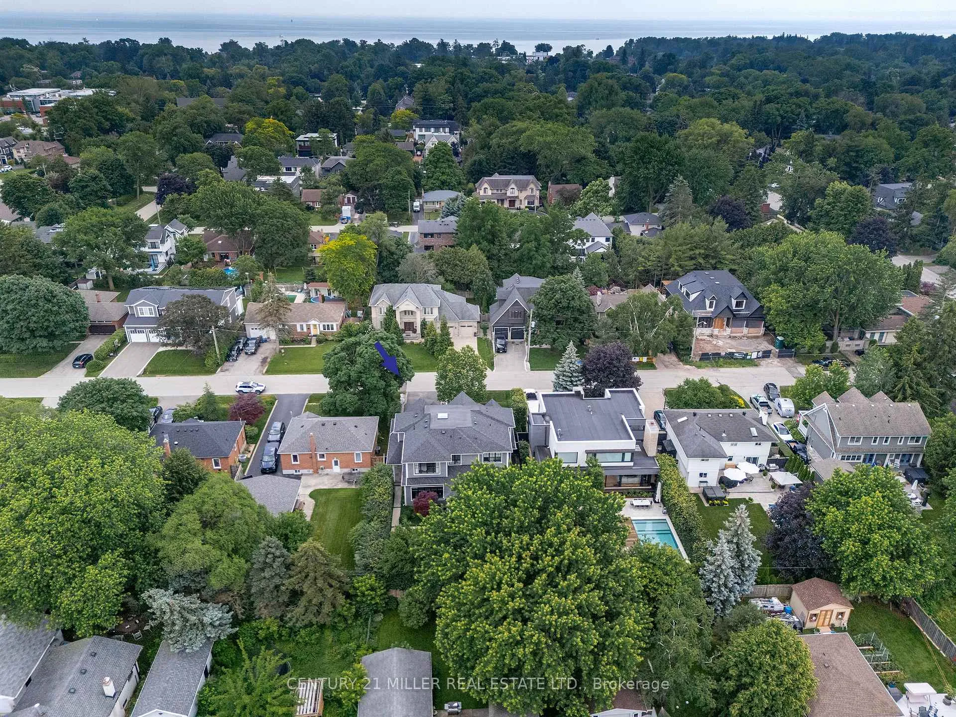 Photo 3 of 487 Orchard Drive, Oakville, West — HOMEH