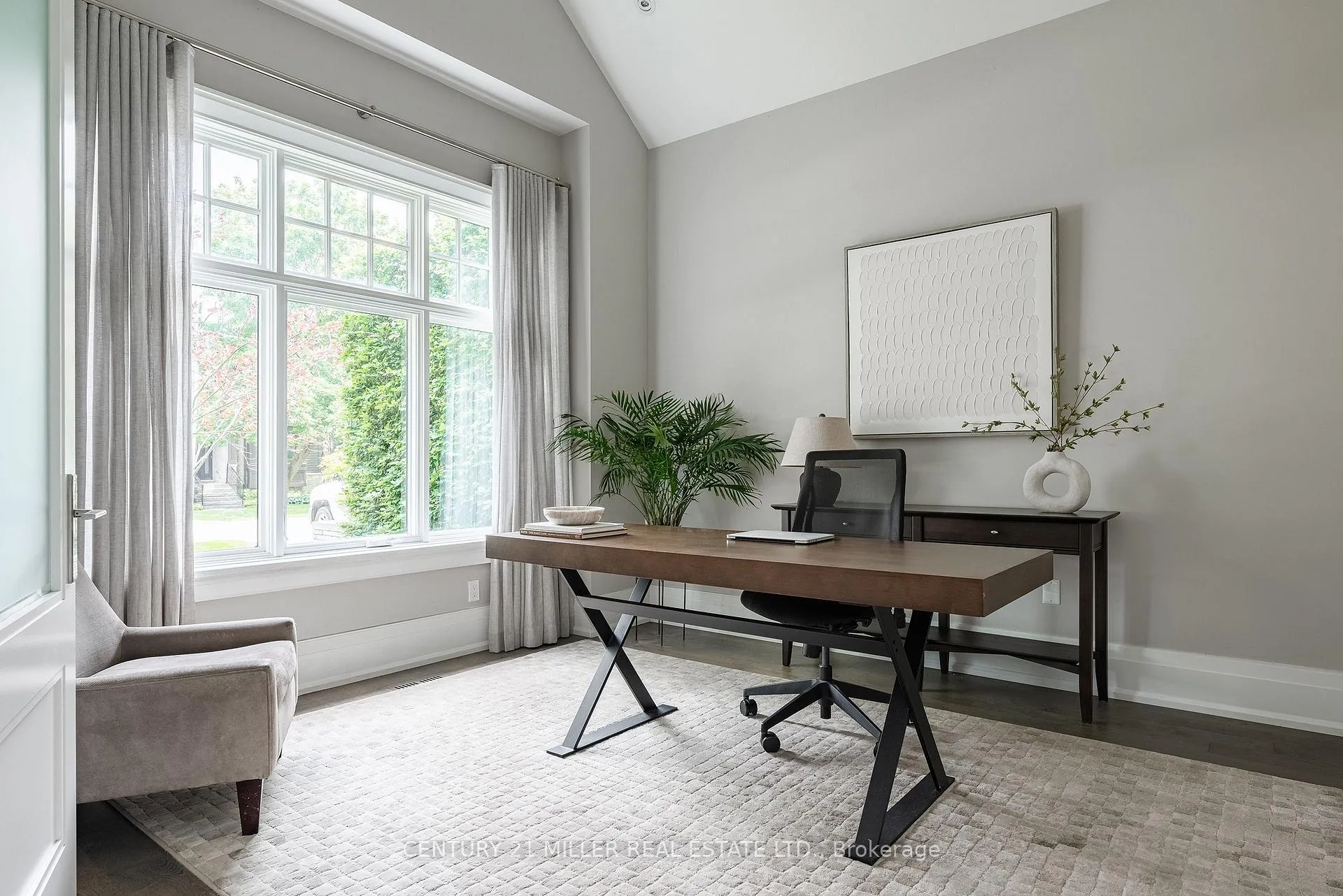 Photo 7 of 487 Orchard Drive, Oakville, West — HOMEH