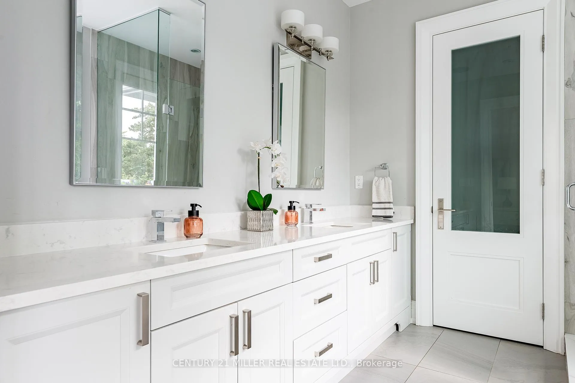 Photo 22 of 487 Orchard Drive, Oakville, West — HOMEH