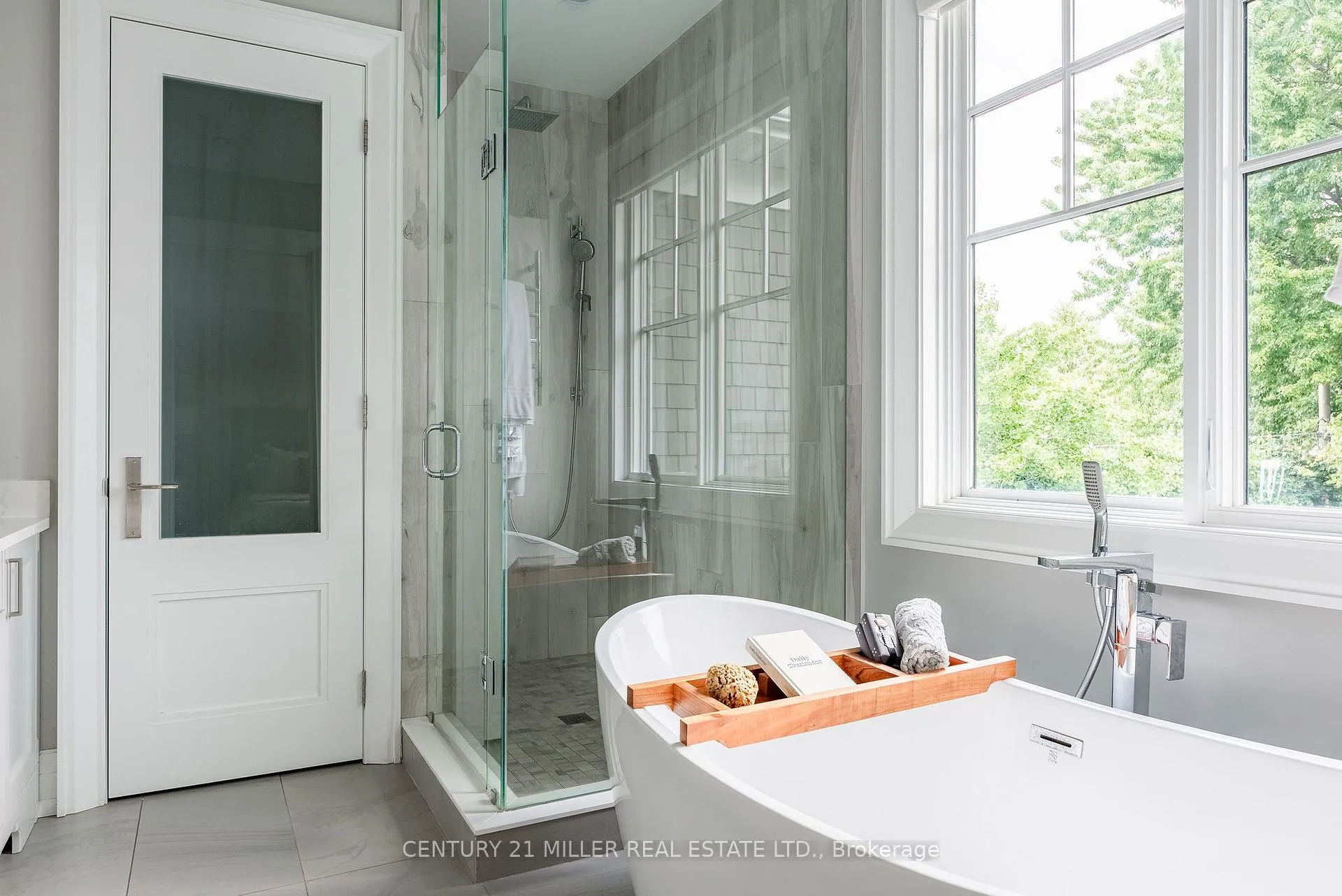 Photo 23 of 487 Orchard Drive, Oakville, West — HOMEH