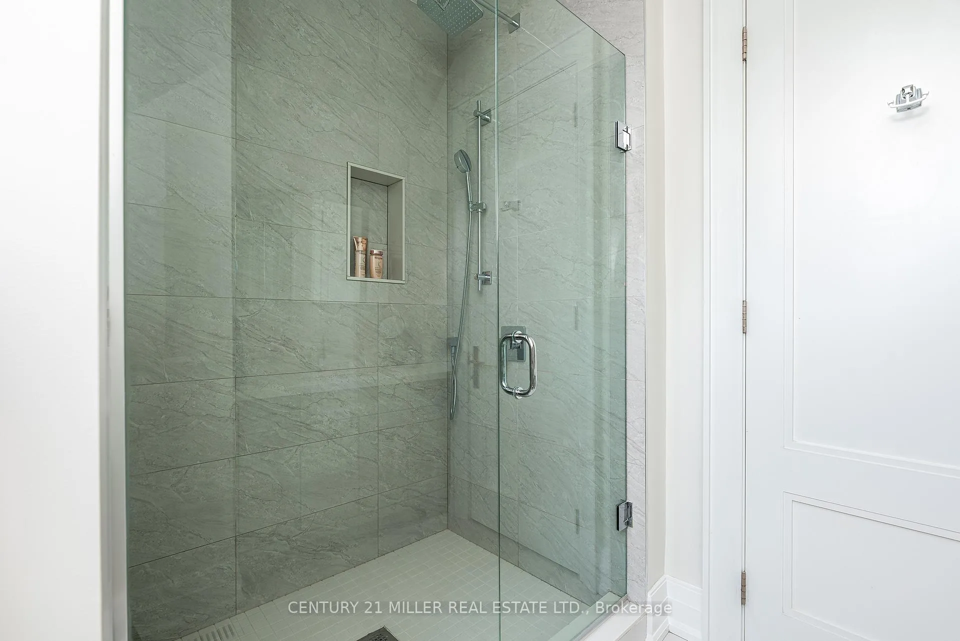 Photo 26 of 487 Orchard Drive, Oakville, West — HOMEH