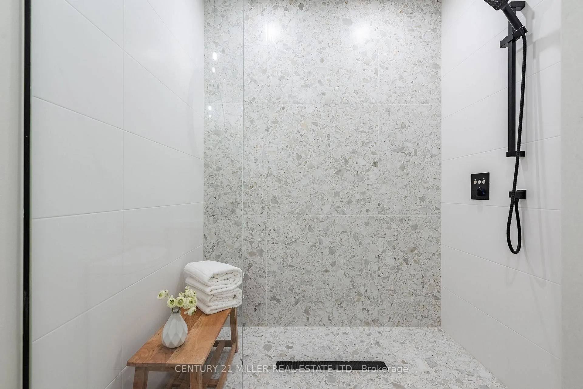 Photo 41 of 487 Orchard Drive, Oakville, West — HOMEH