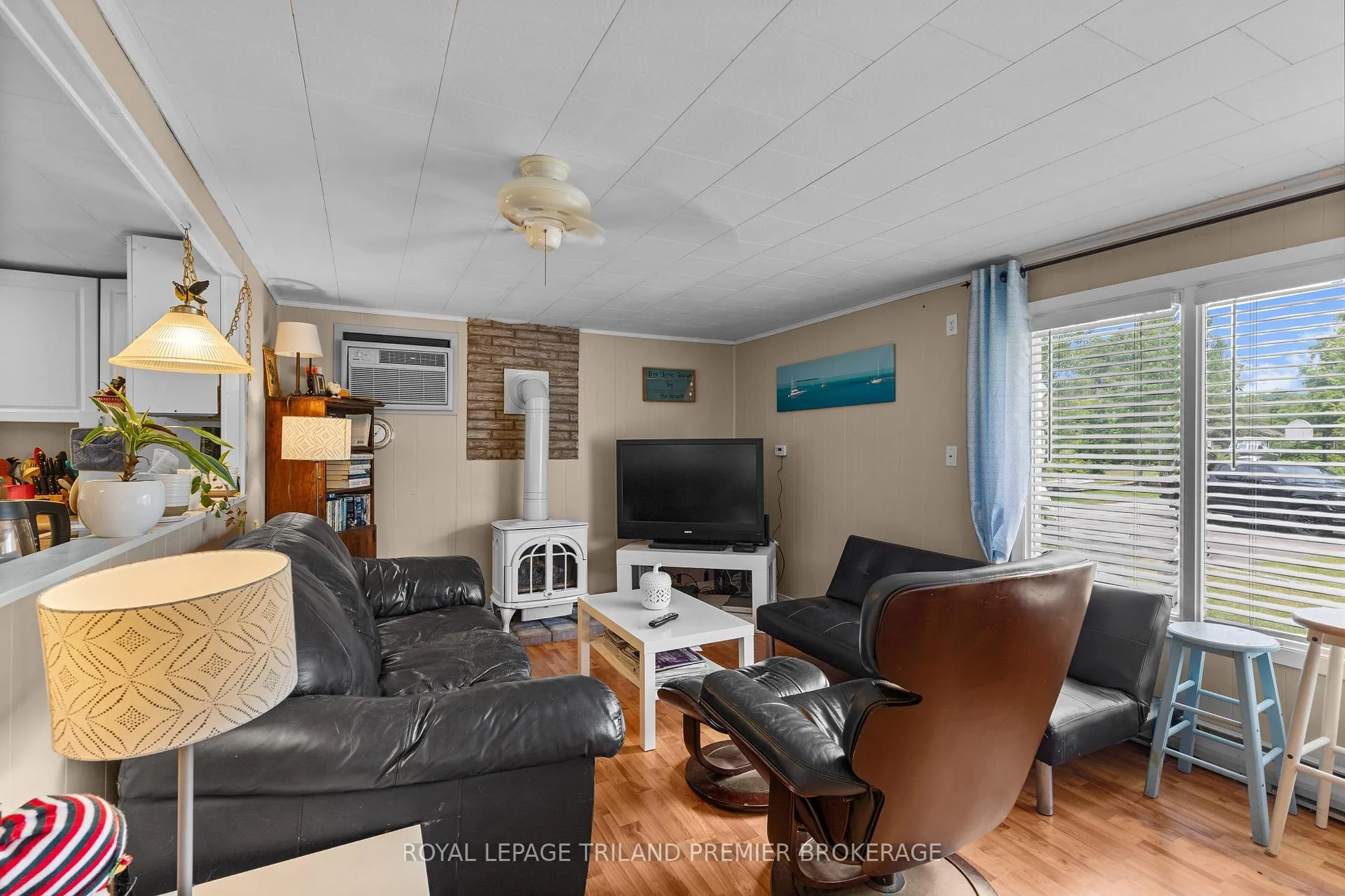 Photo 5 of 7755 Patrick Street, Lambton Shores, Port Franks — HOMEH