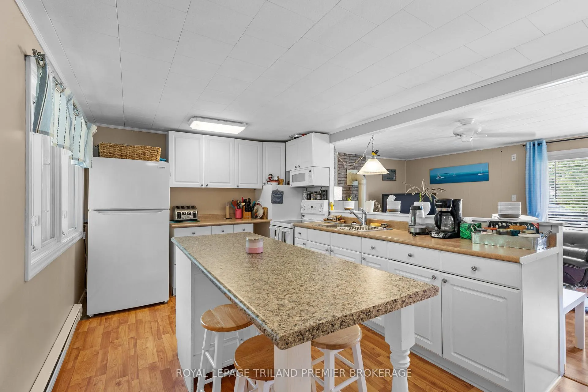Photo 9 of 7755 Patrick Street, Lambton Shores, Port Franks — HOMEH