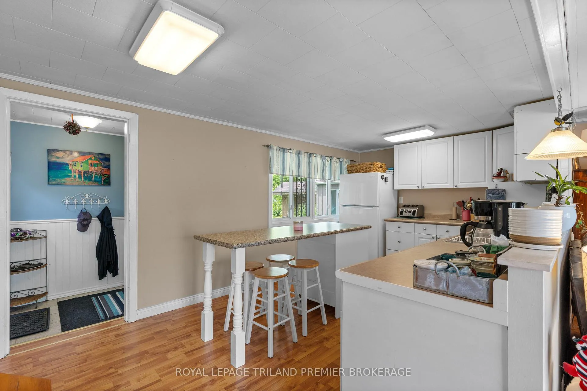 Photo 10 of 7755 Patrick Street, Lambton Shores, Port Franks — HOMEH
