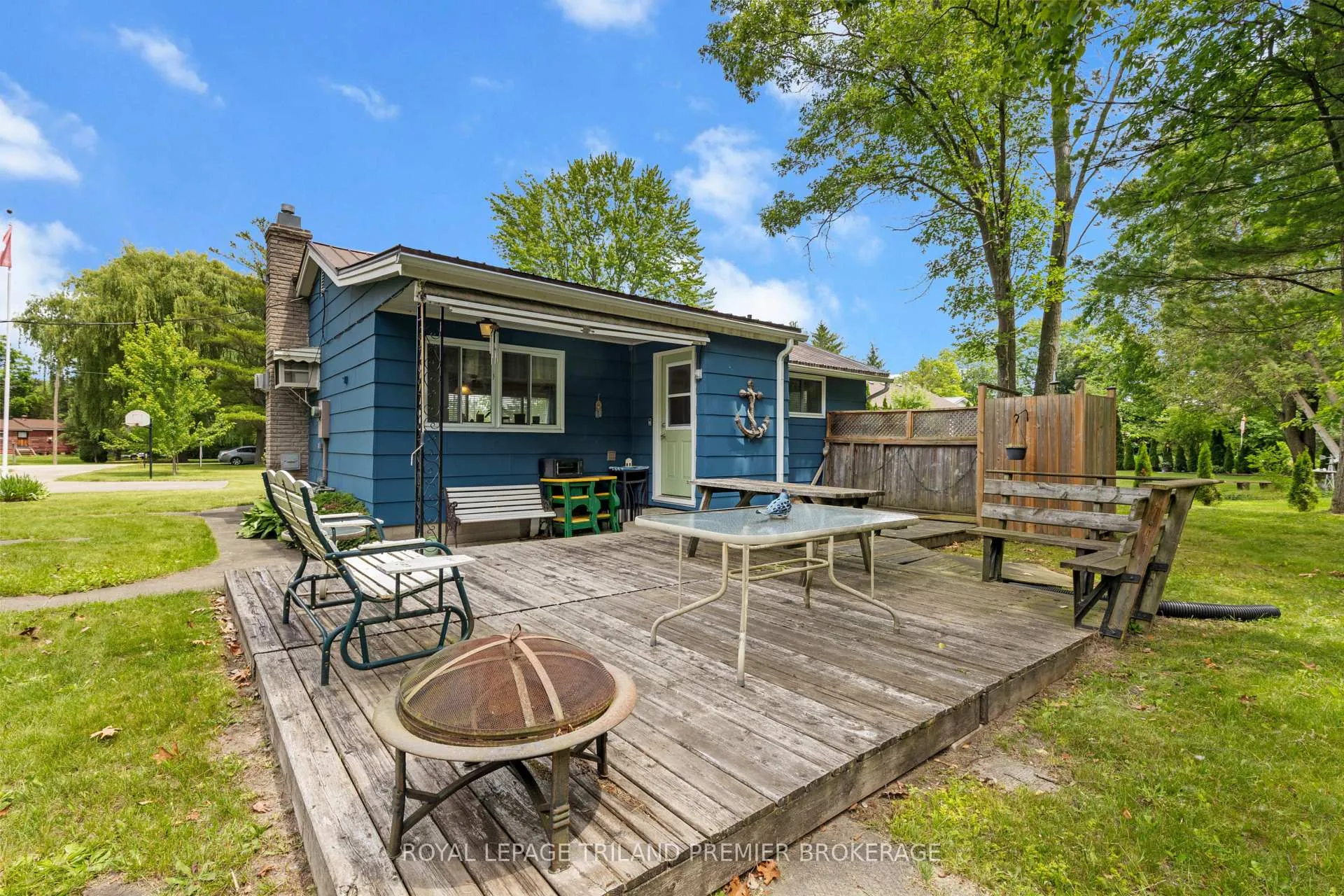 Photo 19 of 7755 Patrick Street, Lambton Shores, Port Franks — HOMEH