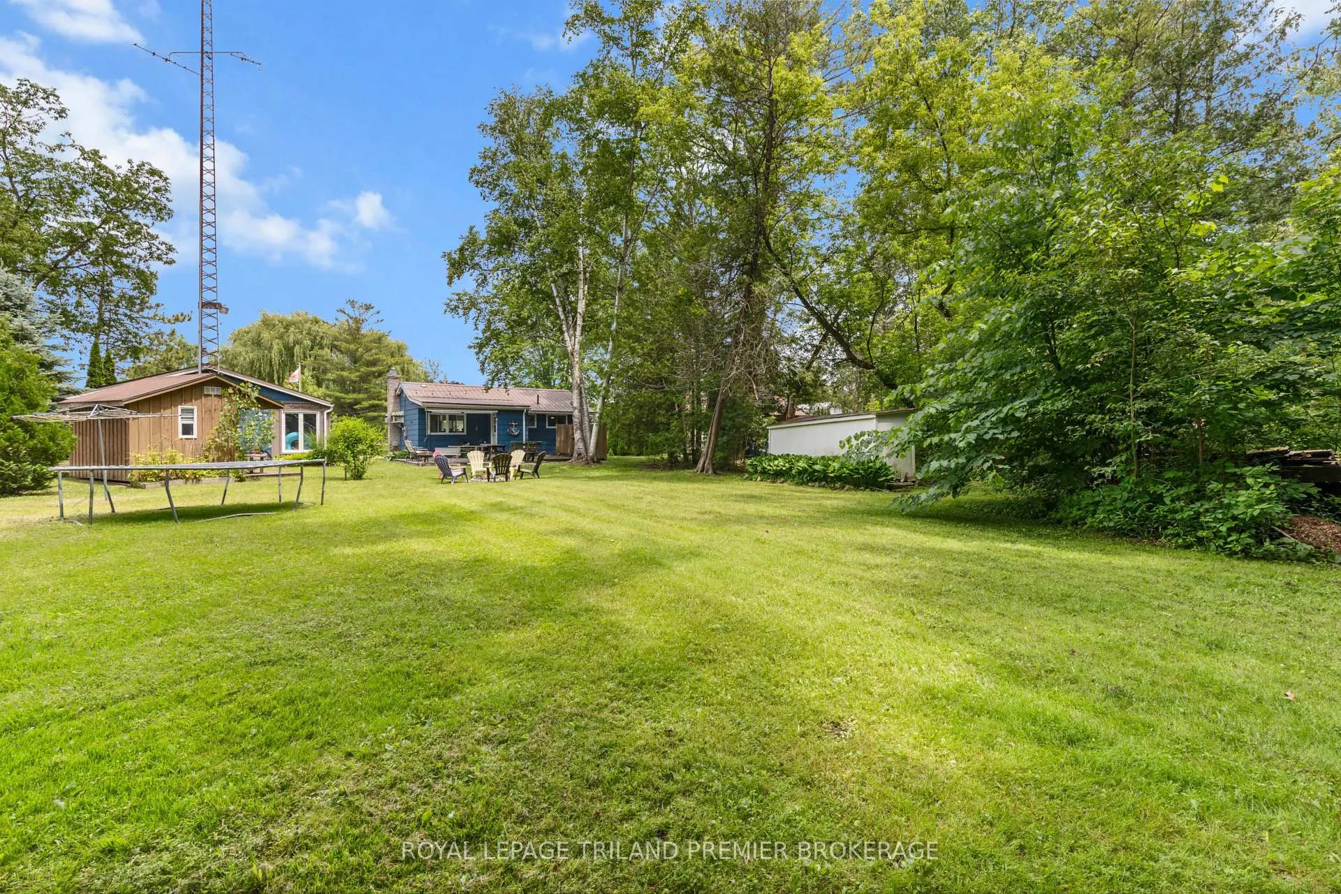 Photo 26 of 7755 Patrick Street, Lambton Shores, Port Franks — HOMEH