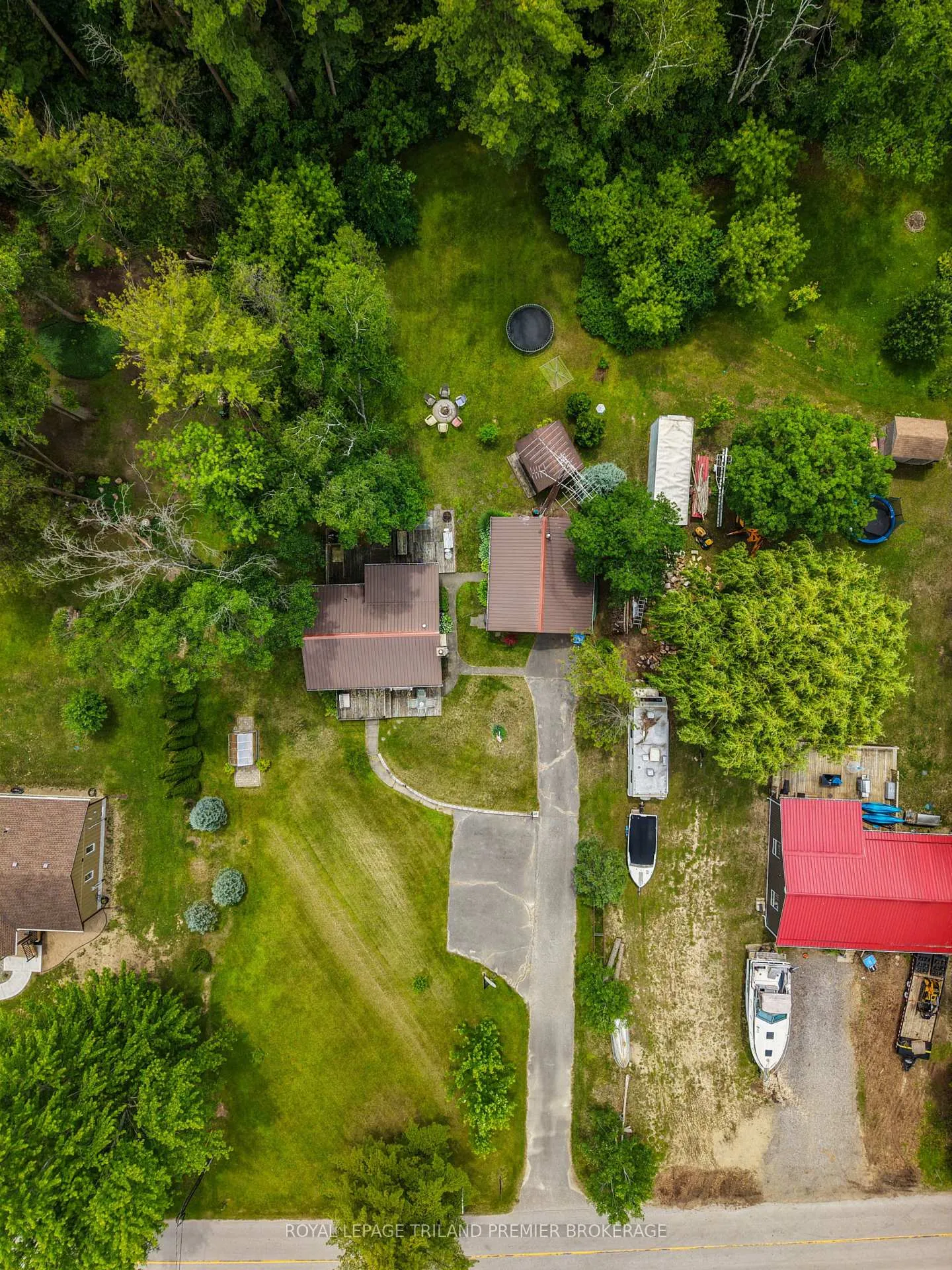 Photo 38 of 7755 Patrick Street, Lambton Shores, Port Franks — HOMEH
