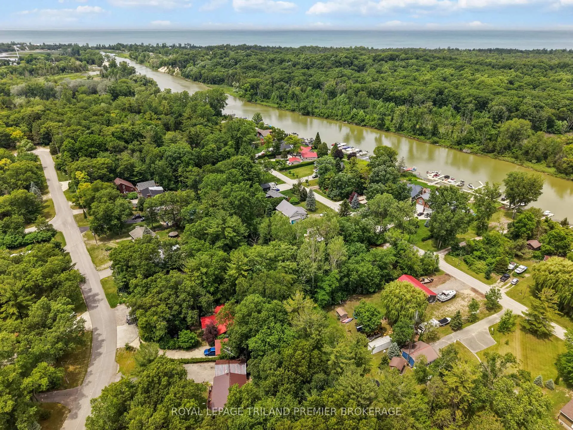 Photo 40 of 7755 Patrick Street, Lambton Shores, Port Franks — HOMEH